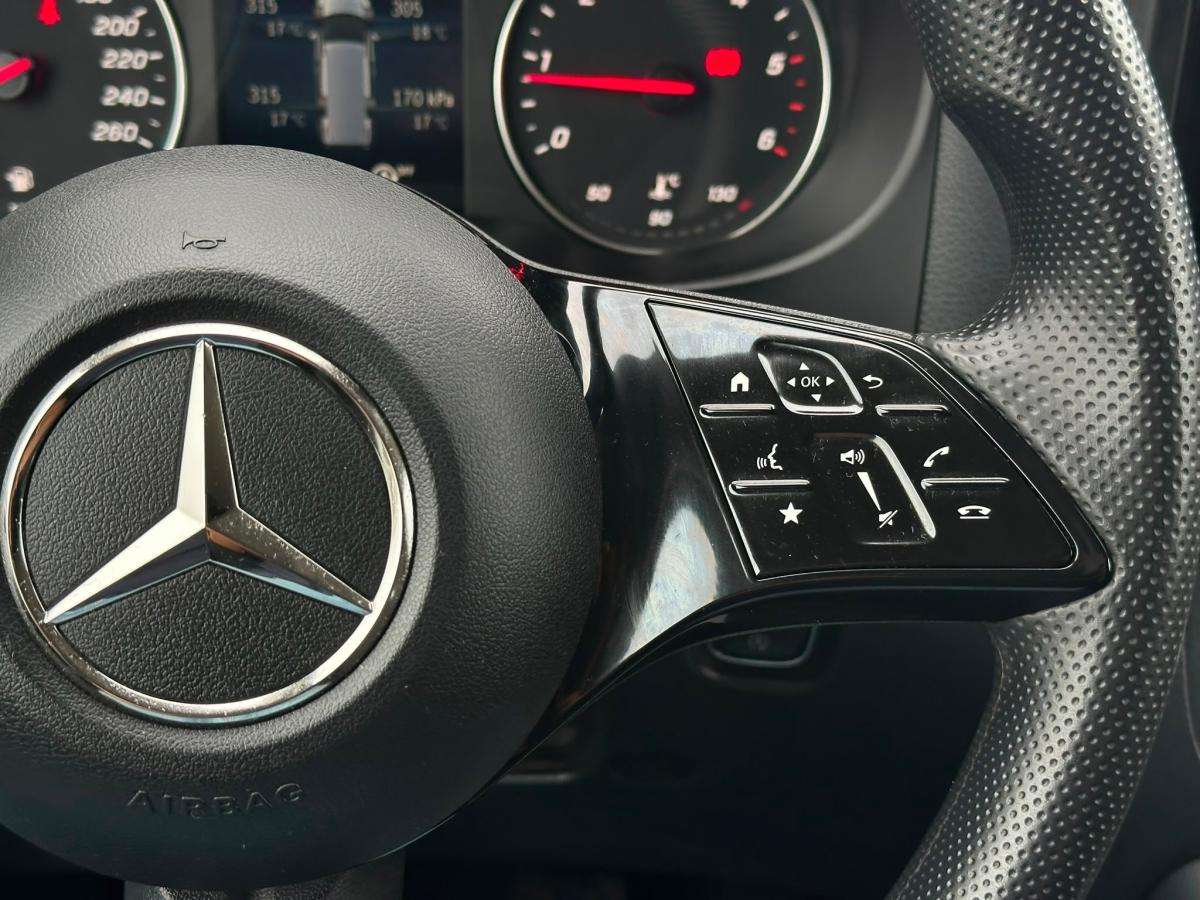 mercedes-benz-vito-2025-diesel-1950cc