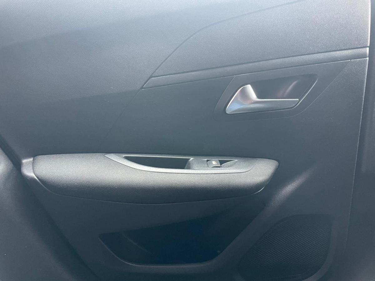 peugeot-208-2023-gasolina-1199cc
