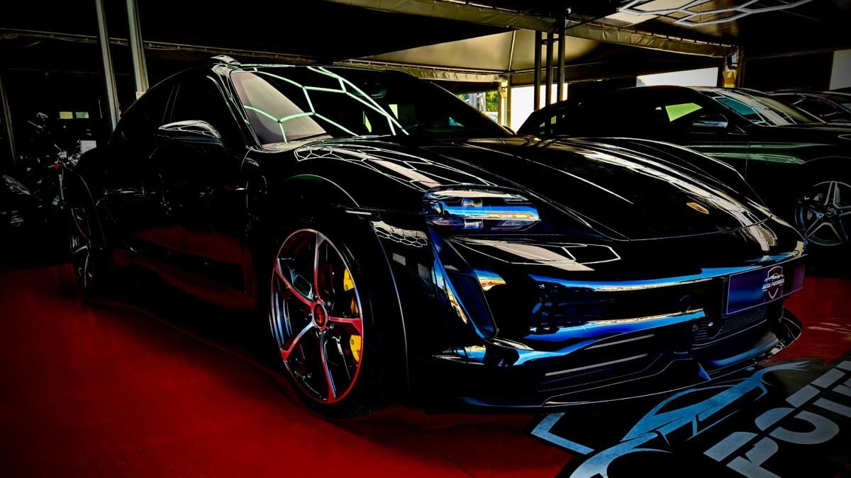 porsche-taycan-2021-eletrico-0cc