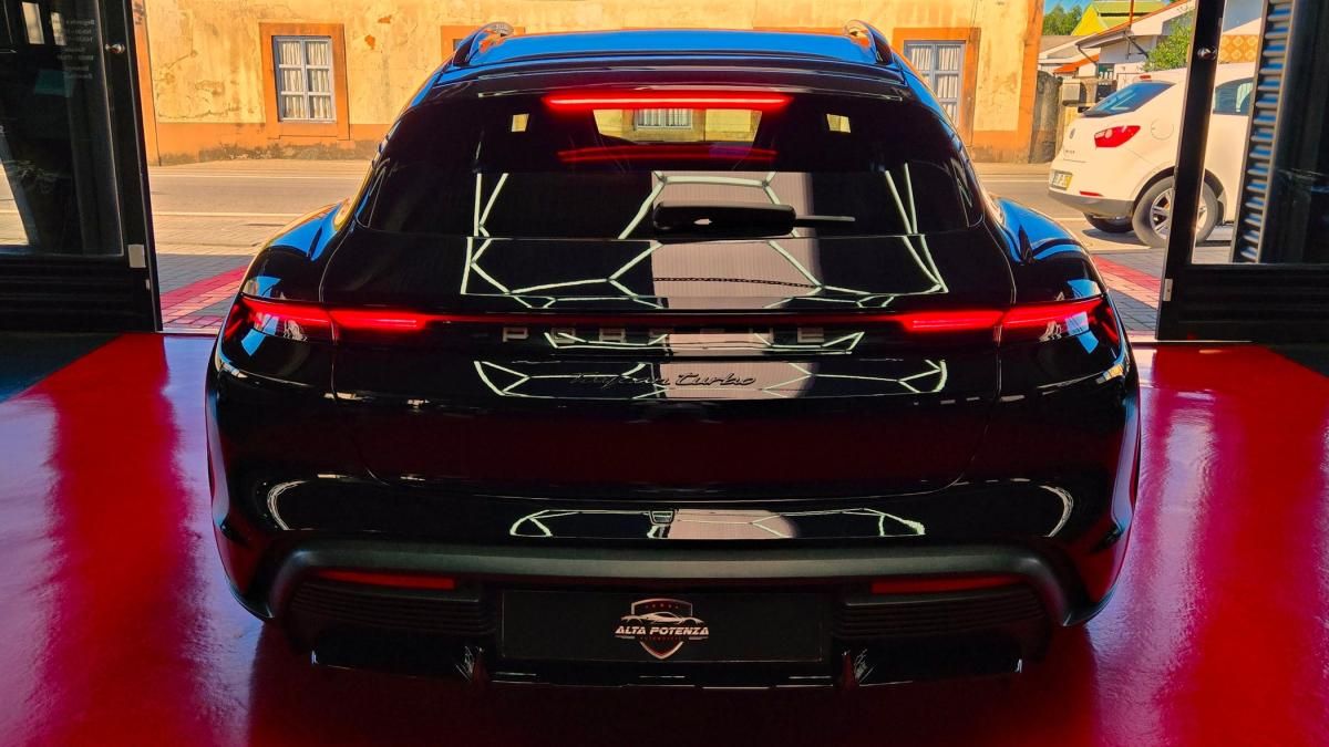 porsche-taycan-2021-eletrico-0cc