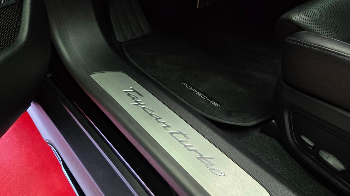 porsche-taycan-2021-eletrico-0cc