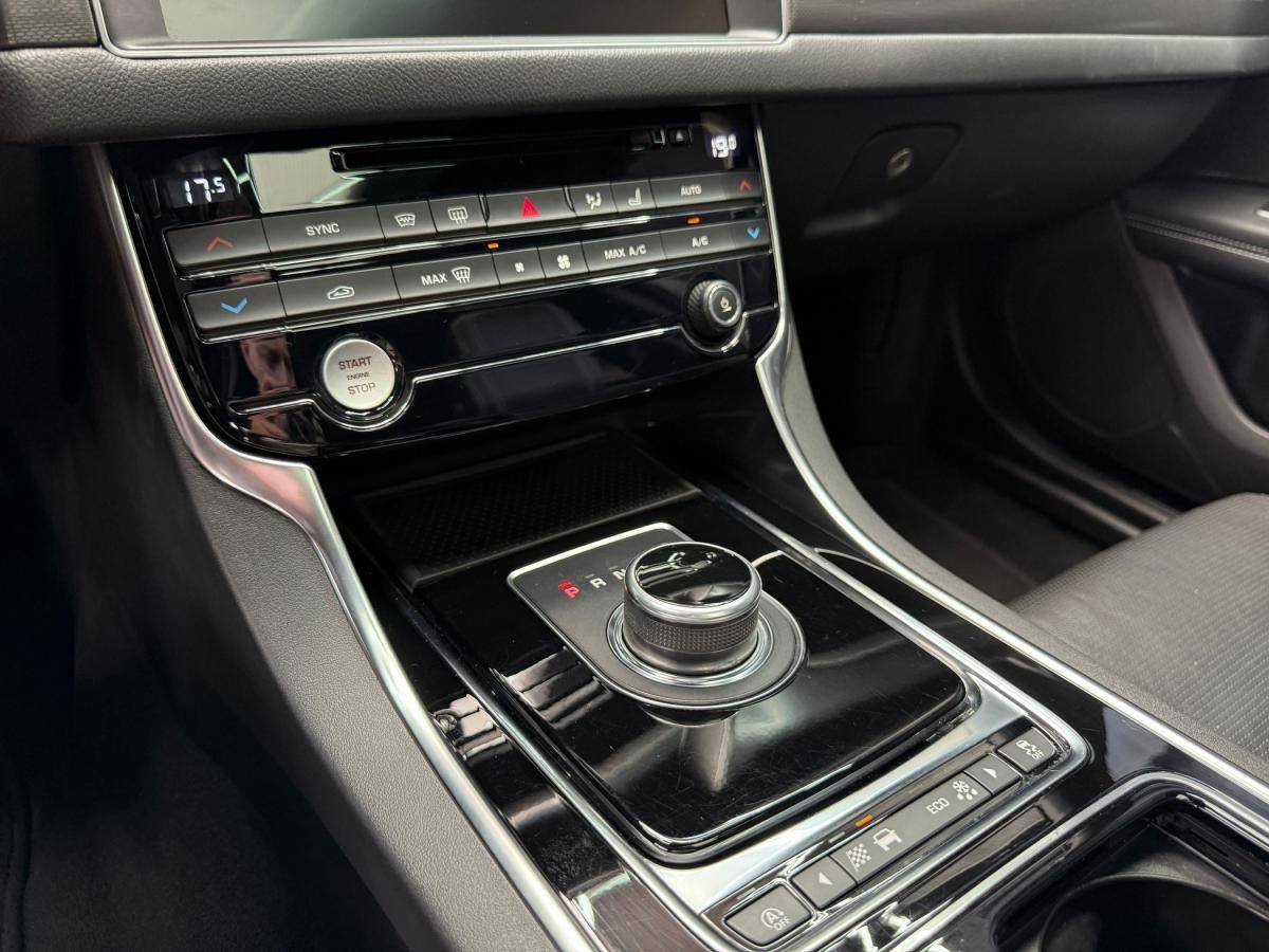 jaguar-xf-2018-diesel-2993cc