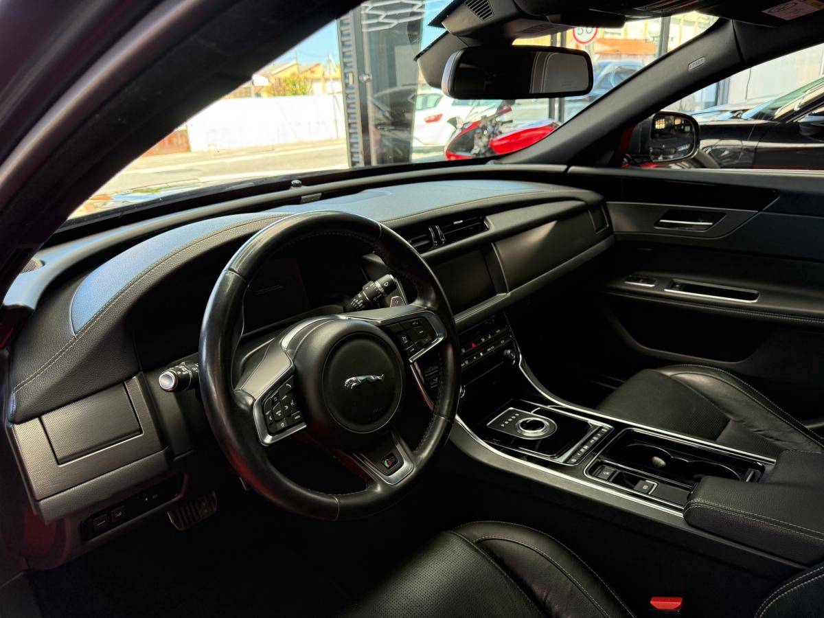 jaguar-xf-2018-diesel-2993cc
