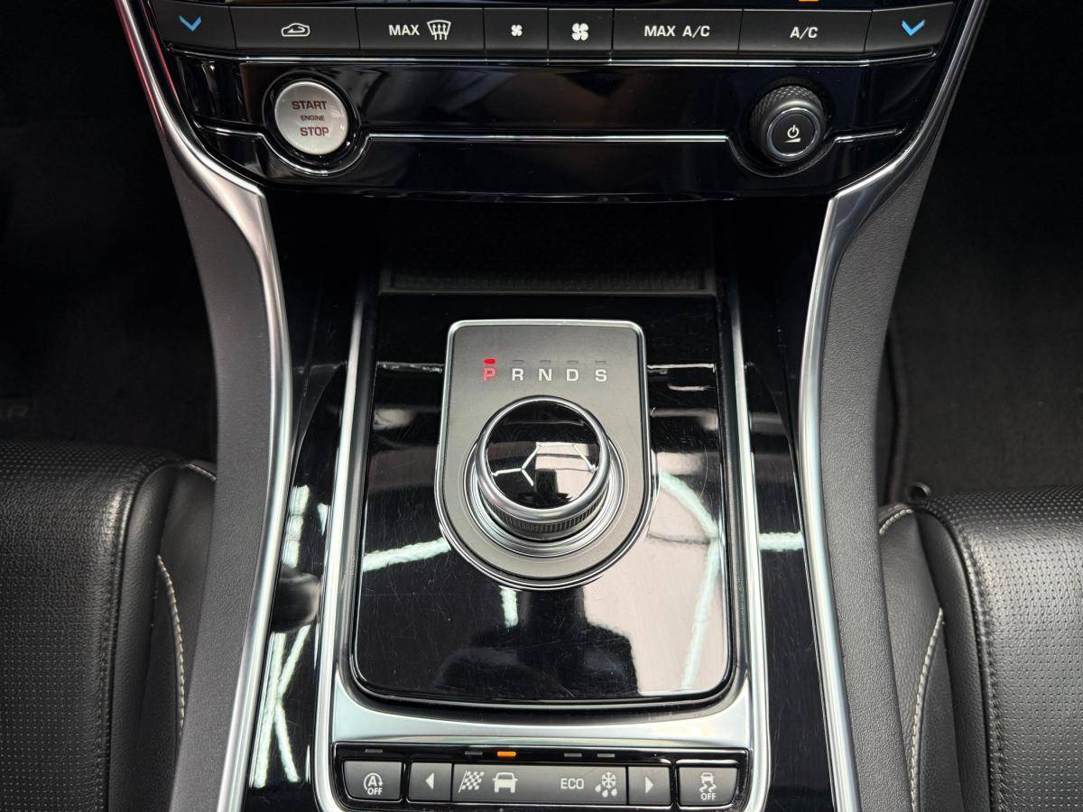 jaguar-xf-2018-diesel-2993cc