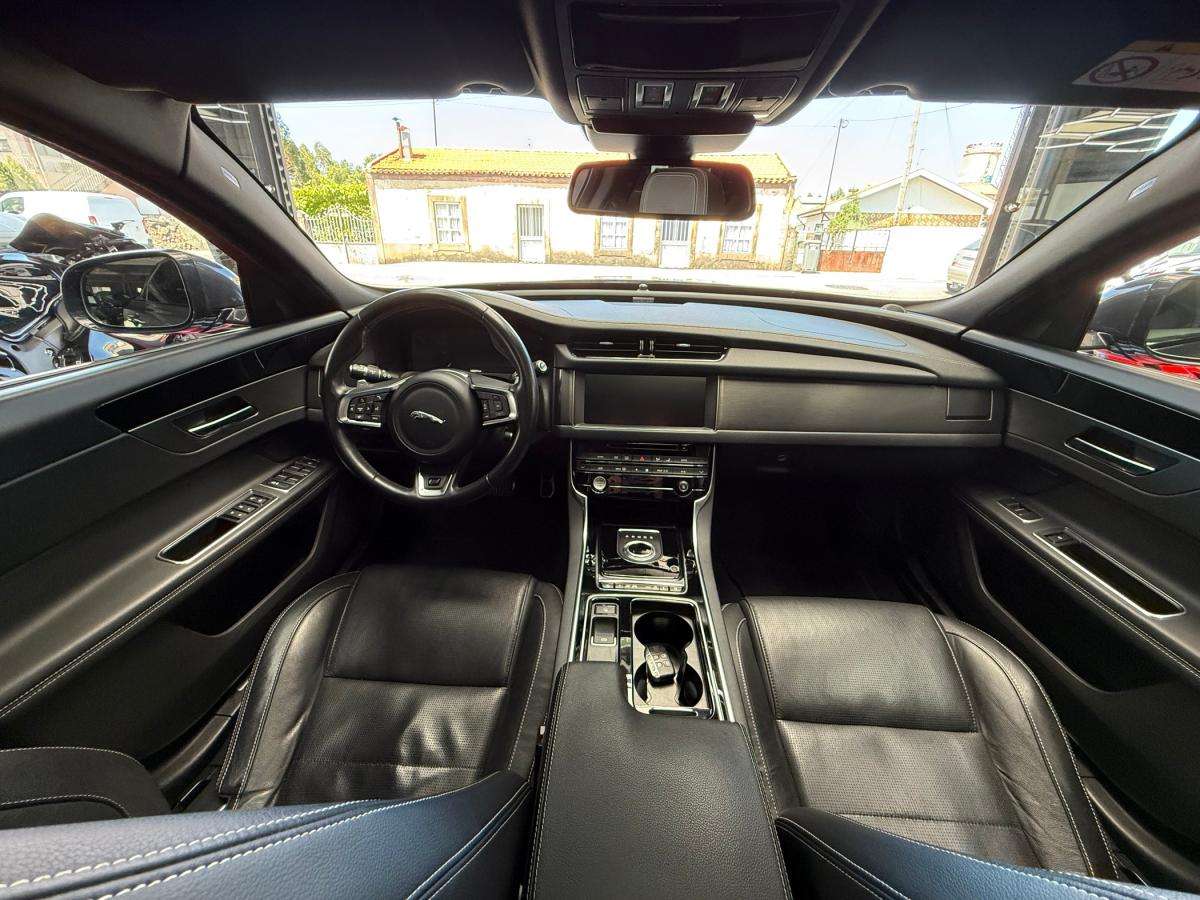 jaguar-xf-2018-diesel-2993cc