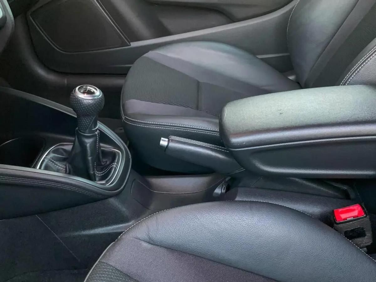 audi-a1-2015-diesel-1598cc