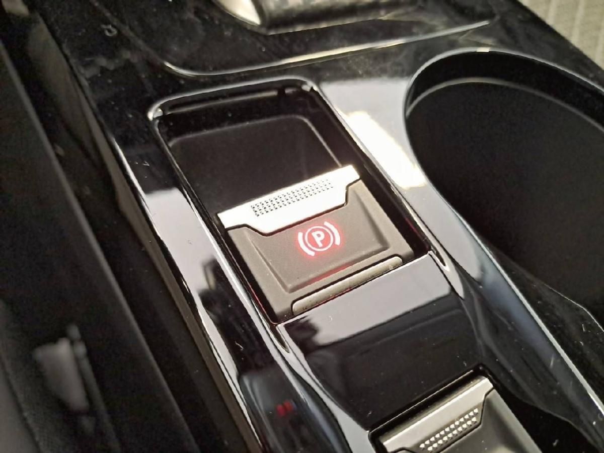 peugeot-208-2025-gasolina-1199cc