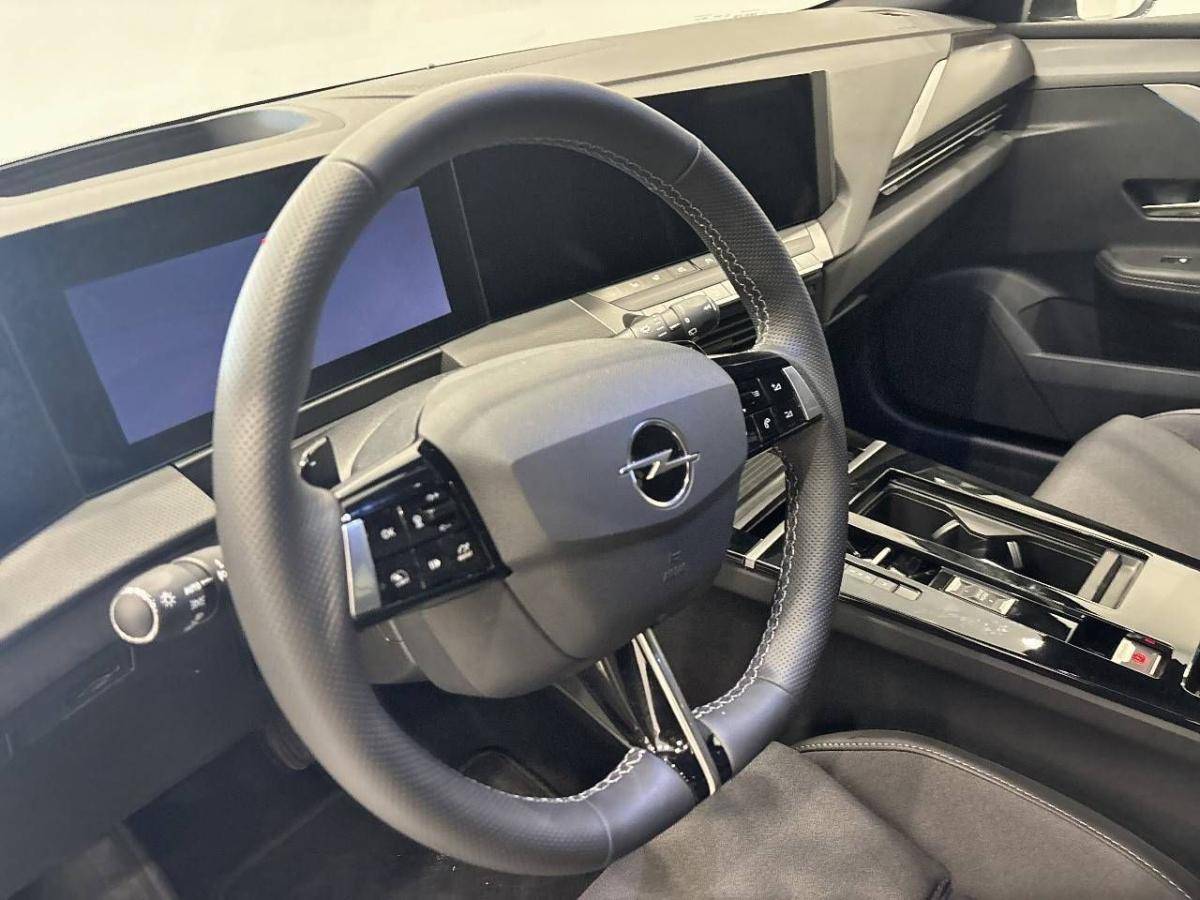 opel-astra-2025-gasolina-1199cc