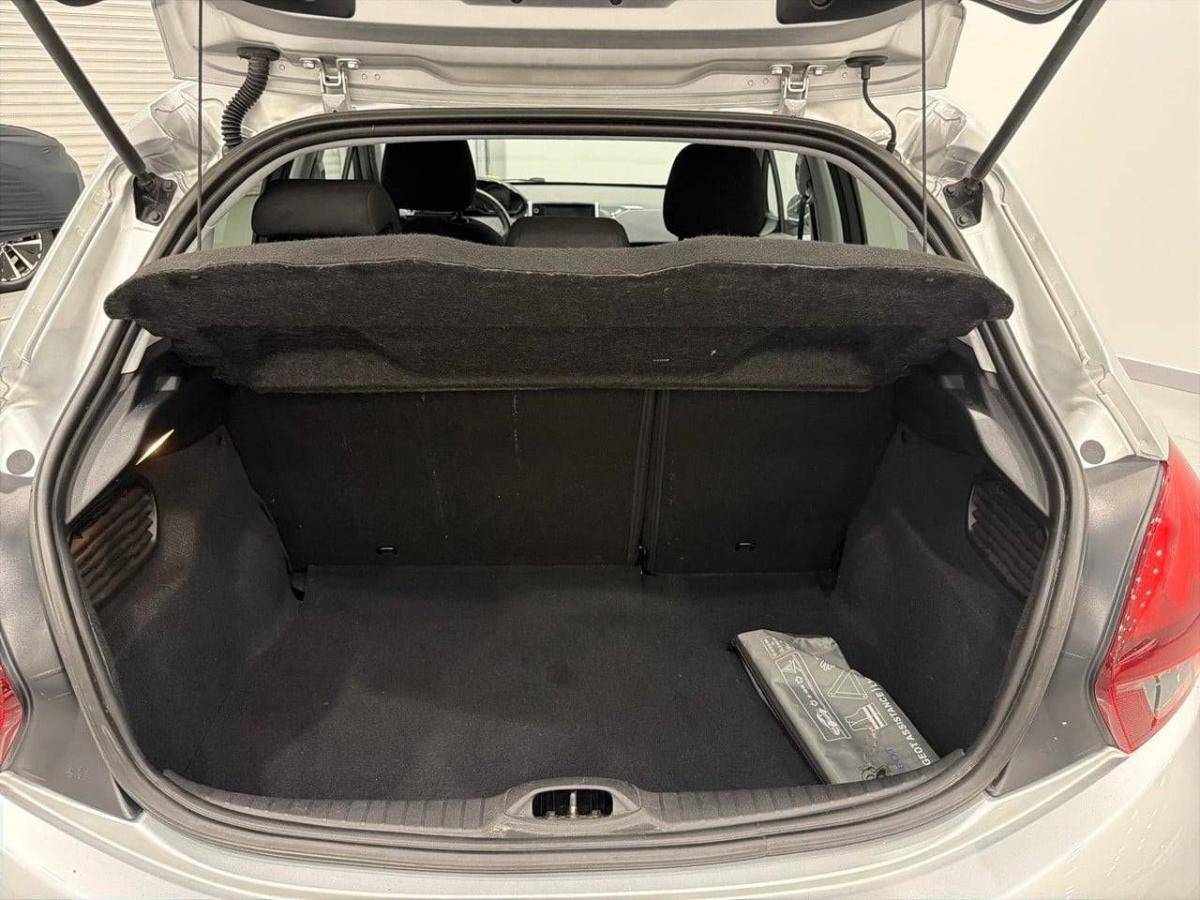 peugeot-208-2018-gasolina-1199cc