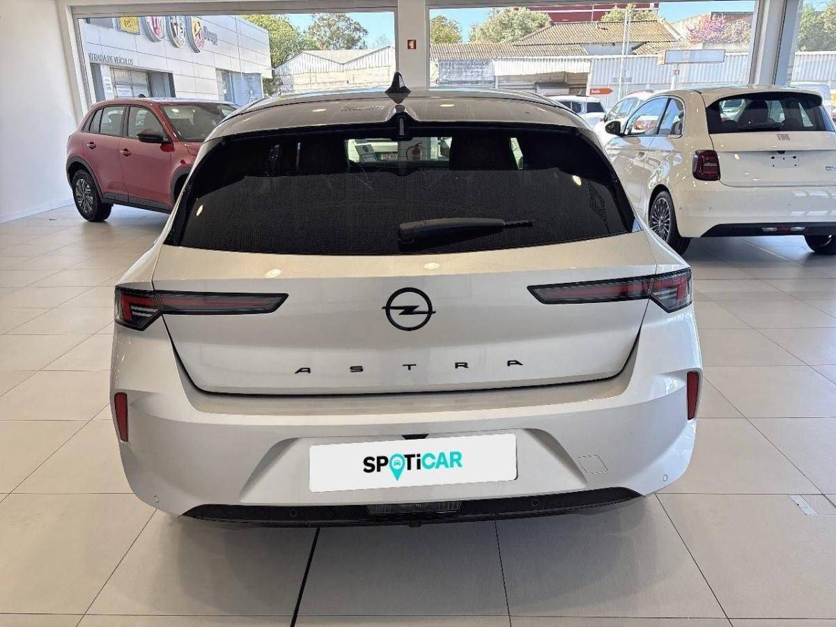 opel-astra-2025-gasolina-1199cc
