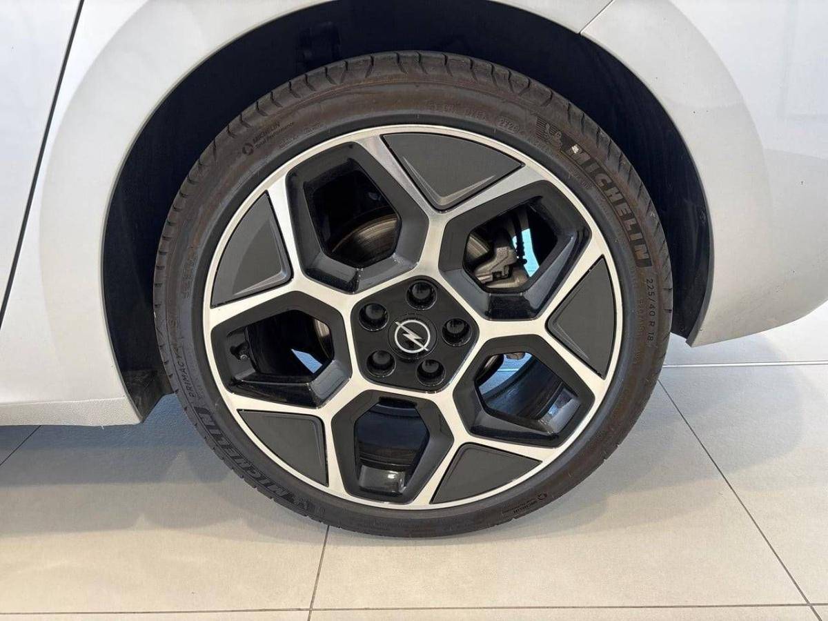 opel-astra-2025-gasolina-1199cc