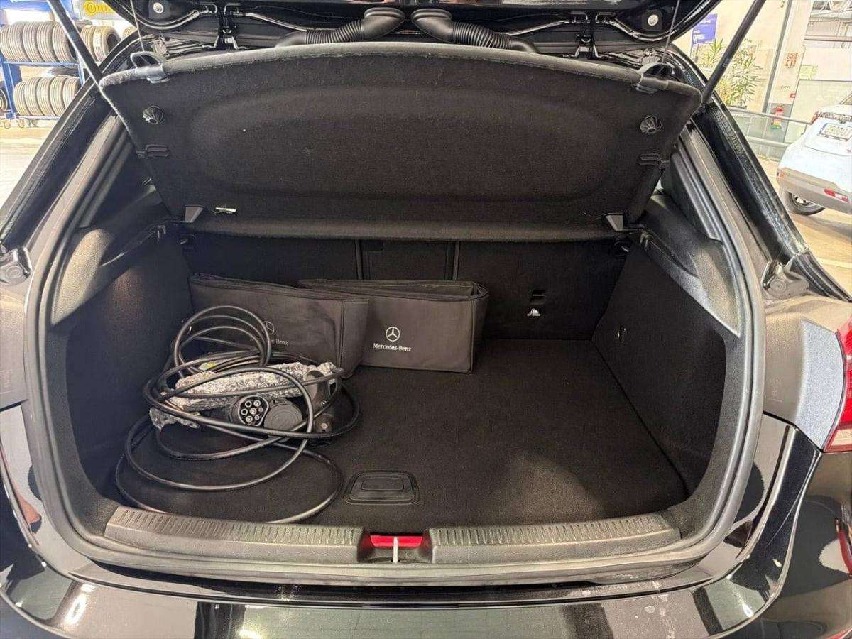 mercedes-benz-classe-a-2022-hibrido-1332cc
