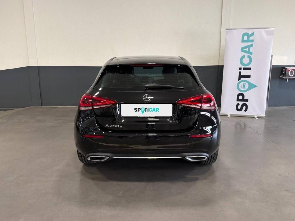 mercedes-benz-classe-a-2022-hibrido-1332cc