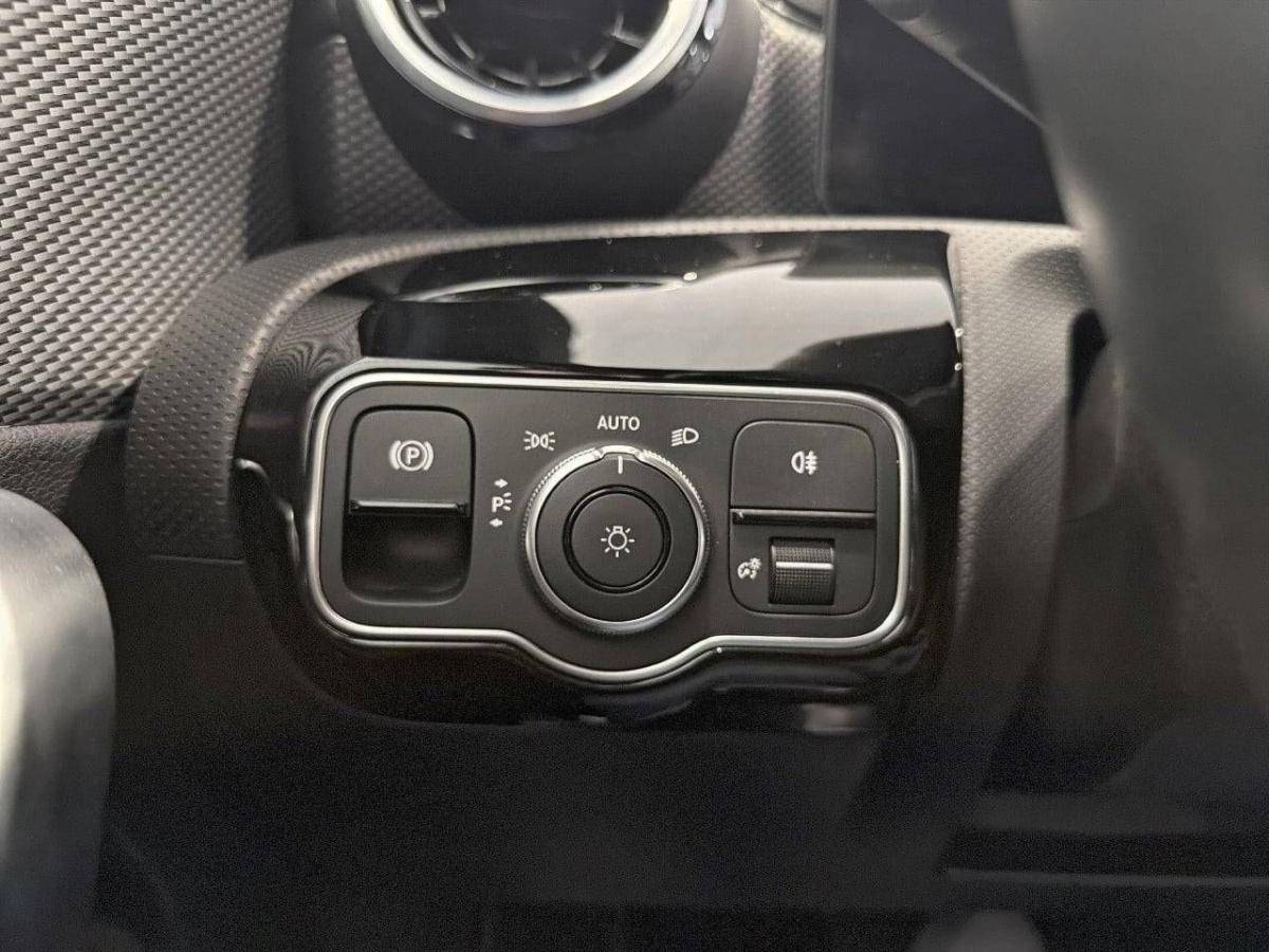 mercedes-benz-classe-a-2022-hibrido-1332cc