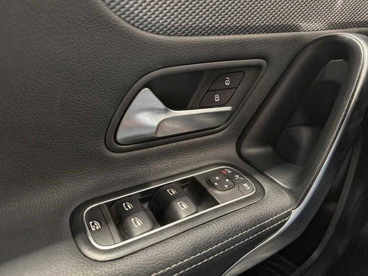 mercedes-benz-classe-a-2022-hibrido-1332cc