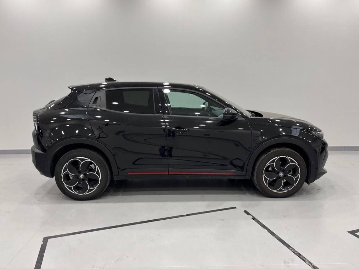 alfa-romeo-junior-2025-eletrico-1cc