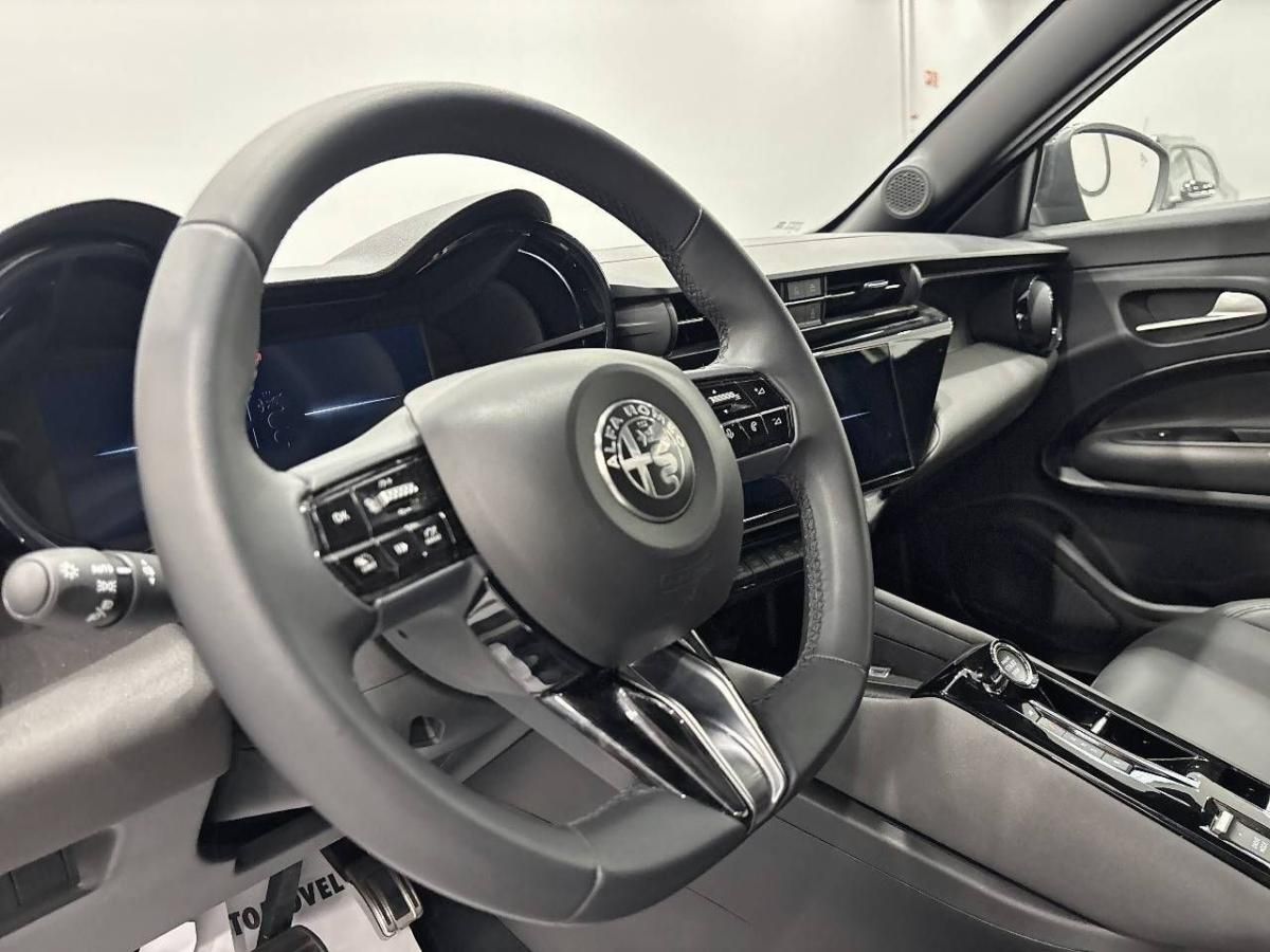 alfa-romeo-junior-2025-eletrico-1cc