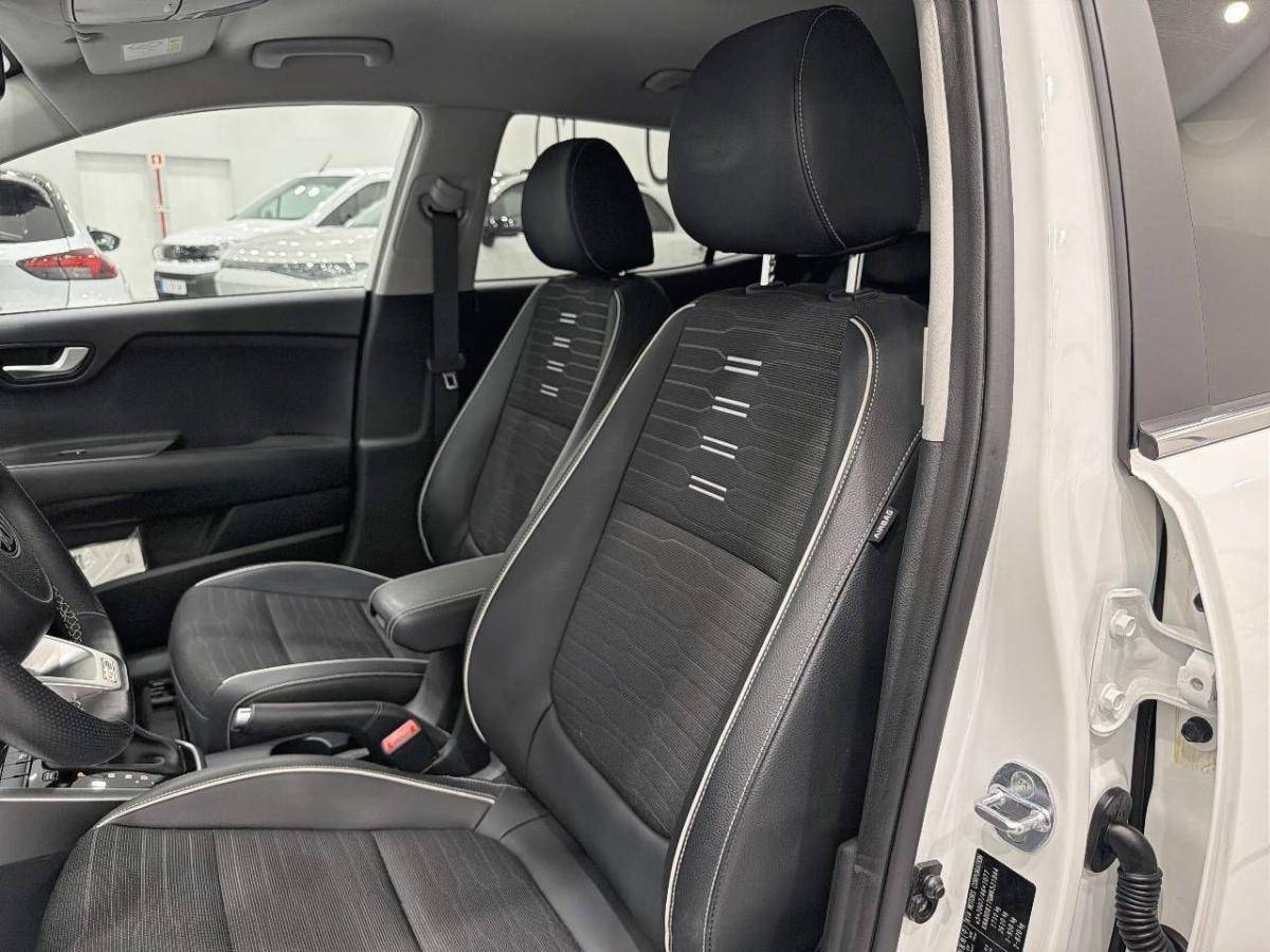 kia-stonic-2021-hibrido-a-gasolina-998cc