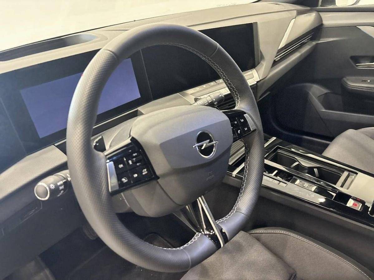 opel-astra-2025-gasolina-1199cc