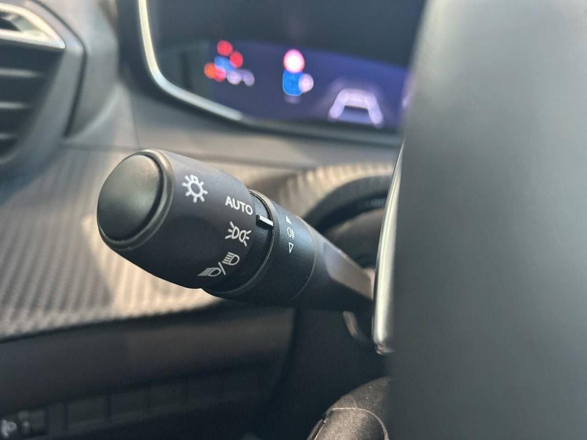 peugeot-208-2025-hibrido-a-gasolina-1199cc