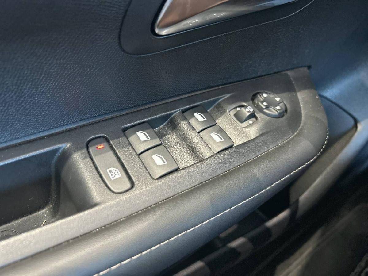 peugeot-208-2025-hibrido-a-gasolina-1199cc