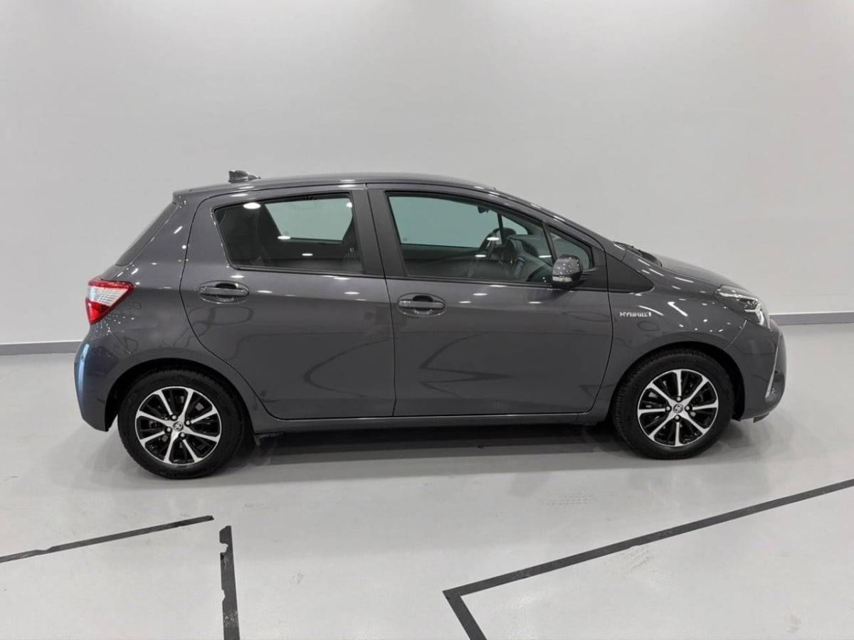 toyota-yaris-2019-hibrido-a-gasolina-1497cc
