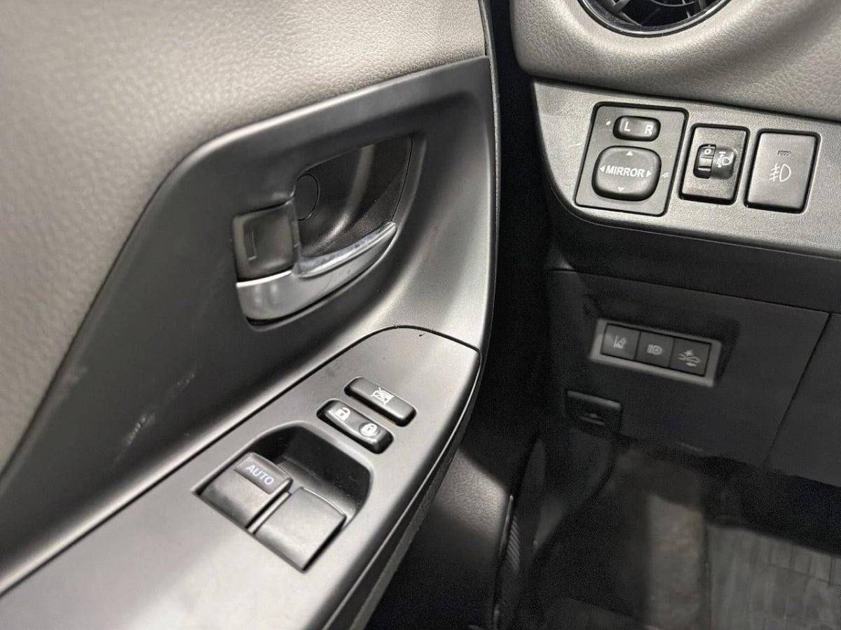 toyota-yaris-2019-hibrido-a-gasolina-1497cc