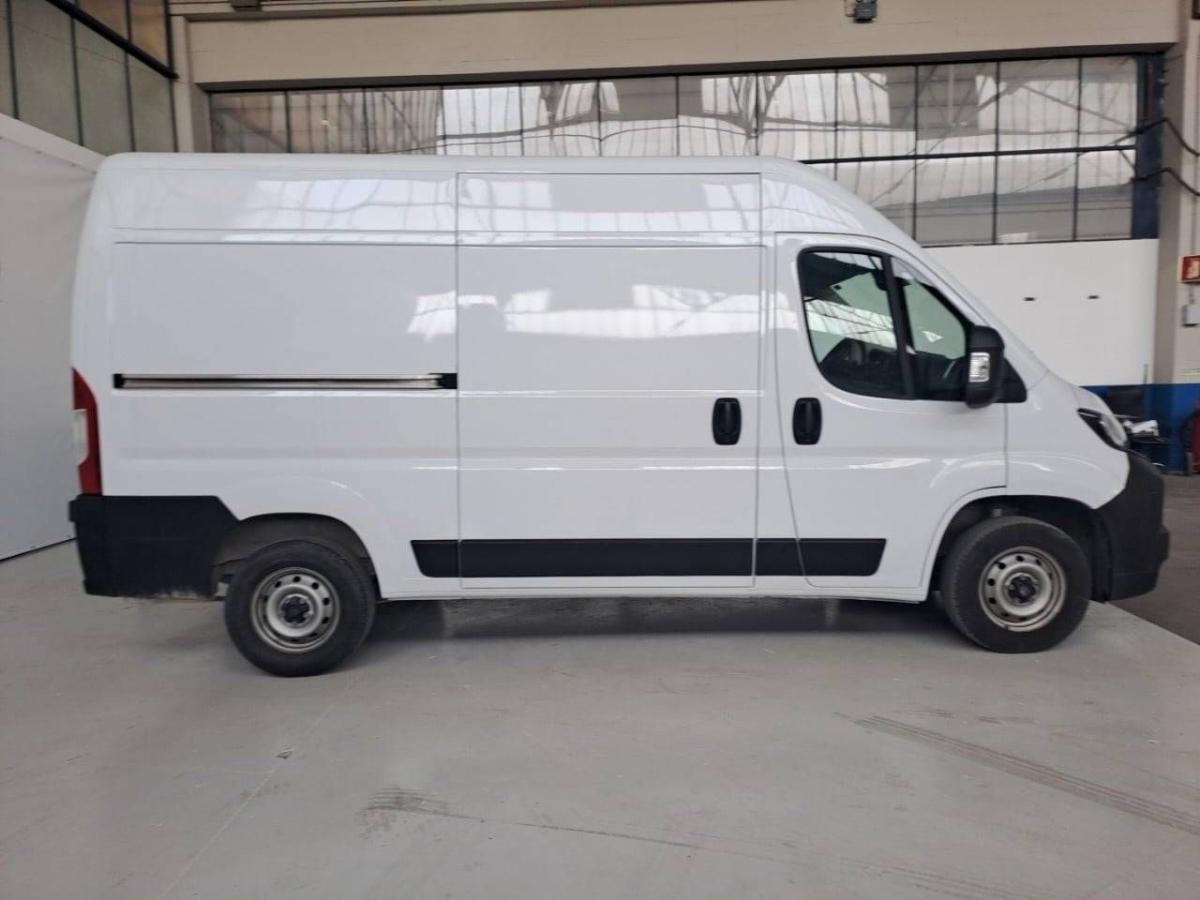 peugeot-boxer-2025-diesel-2184cc