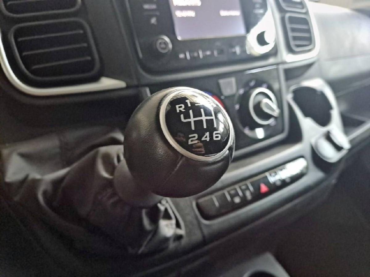 peugeot-boxer-2025-diesel-2184cc