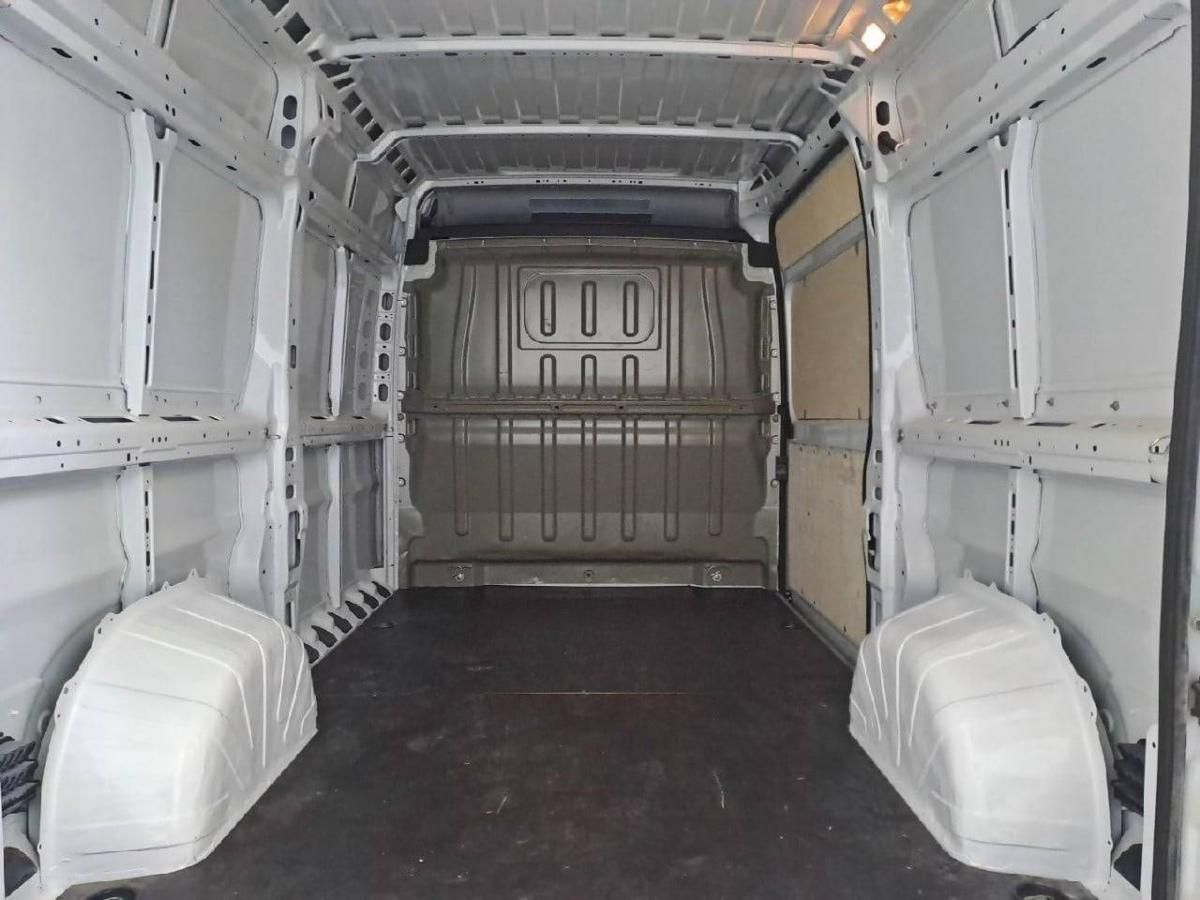 peugeot-boxer-2025-diesel-2184cc