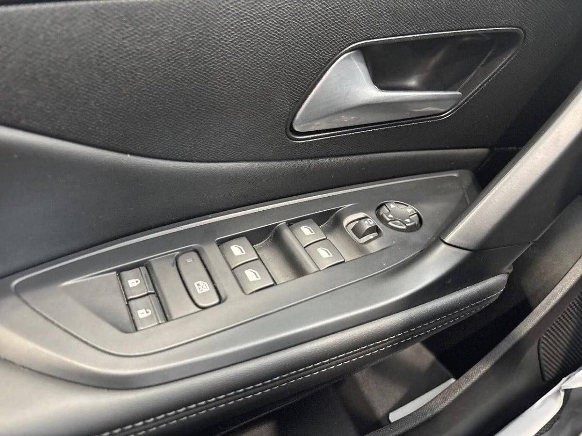 peugeot-408-2025-gasolina-1199cc