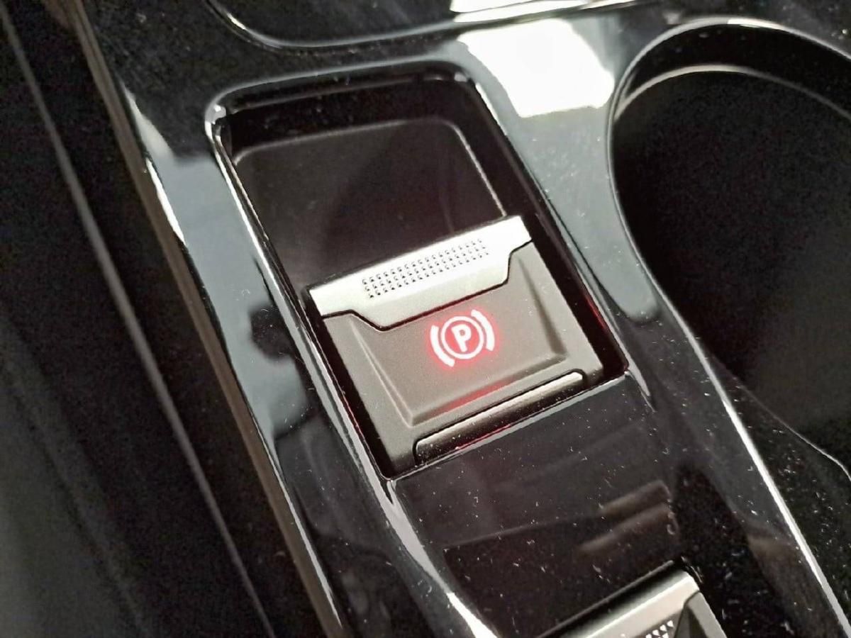 peugeot-208-2024-hibrido-a-gasolina-1199cc