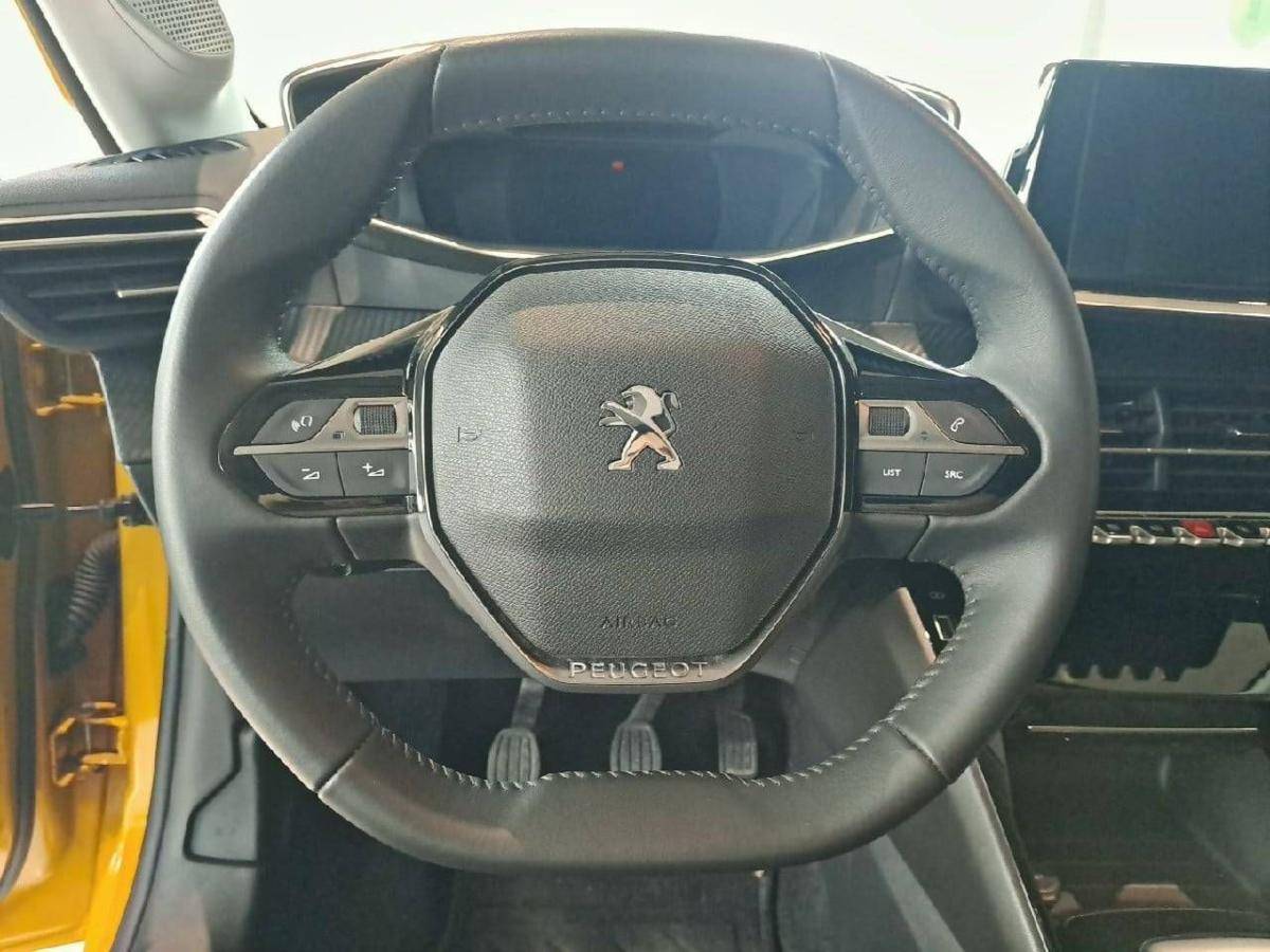 peugeot-208-2023-gasolina-1199cc