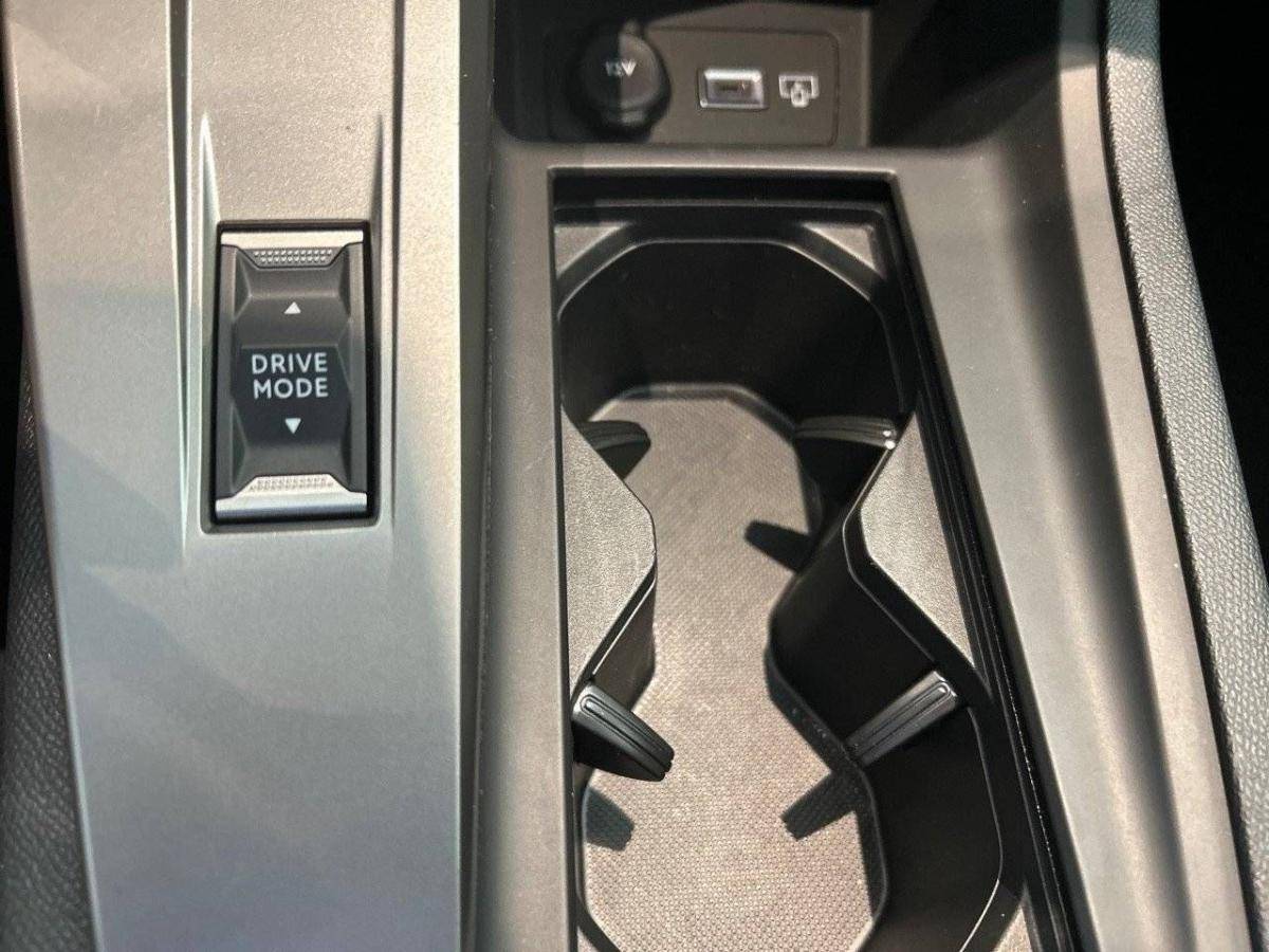 peugeot-308-2025-gasolina-1199cc