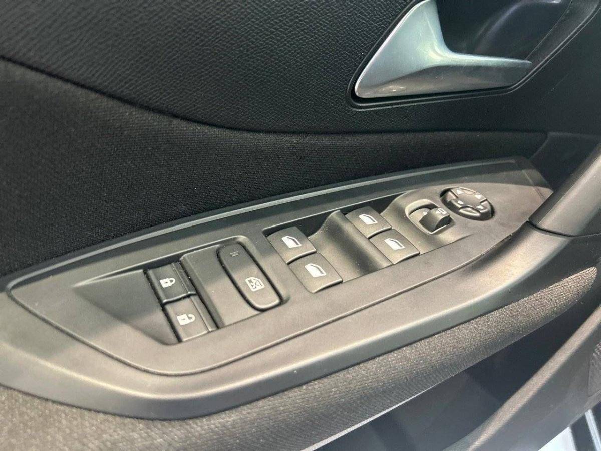 peugeot-308-2025-gasolina-1199cc