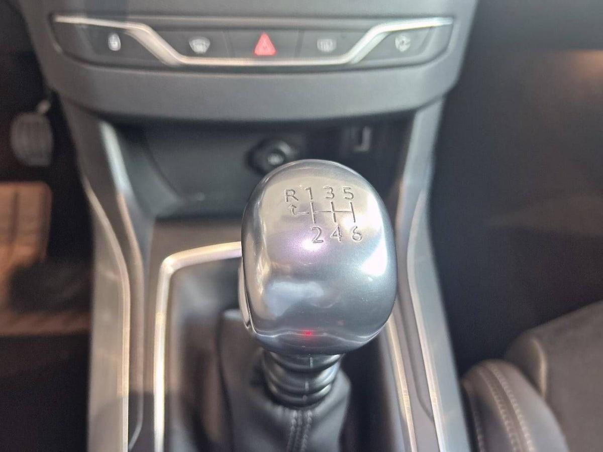 peugeot-308-2019-gasolina-1199cc