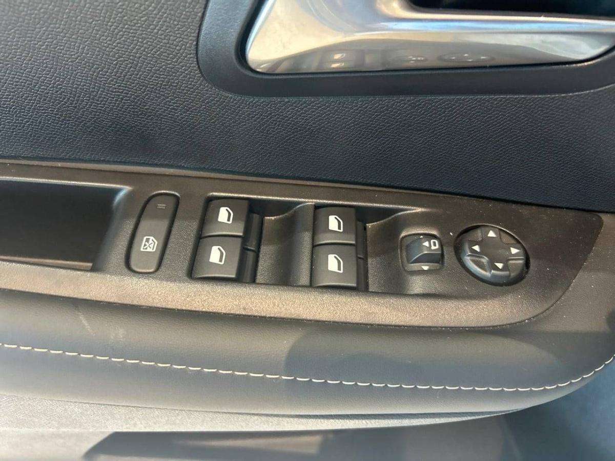 peugeot-208-2025-gasolina-1199cc