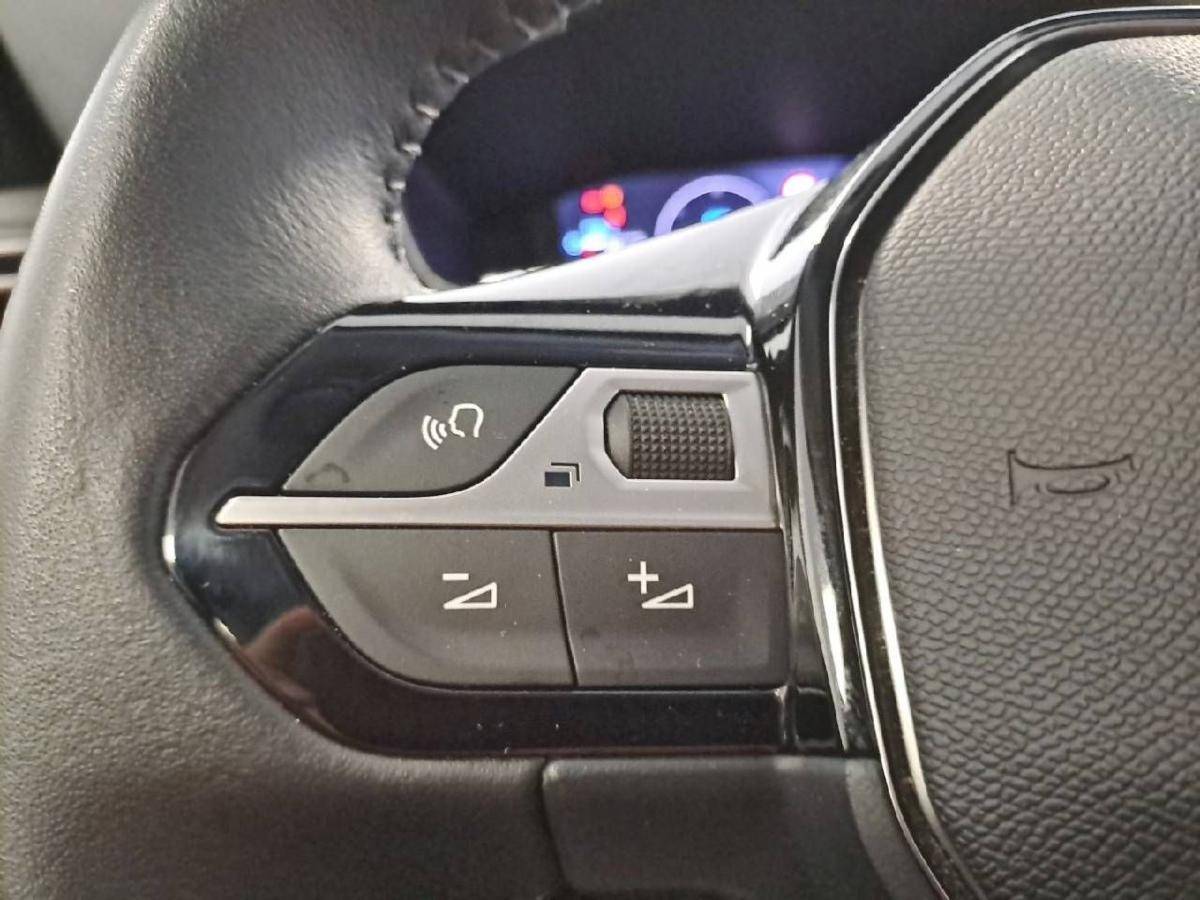 peugeot-208-2025-gasolina-1199cc