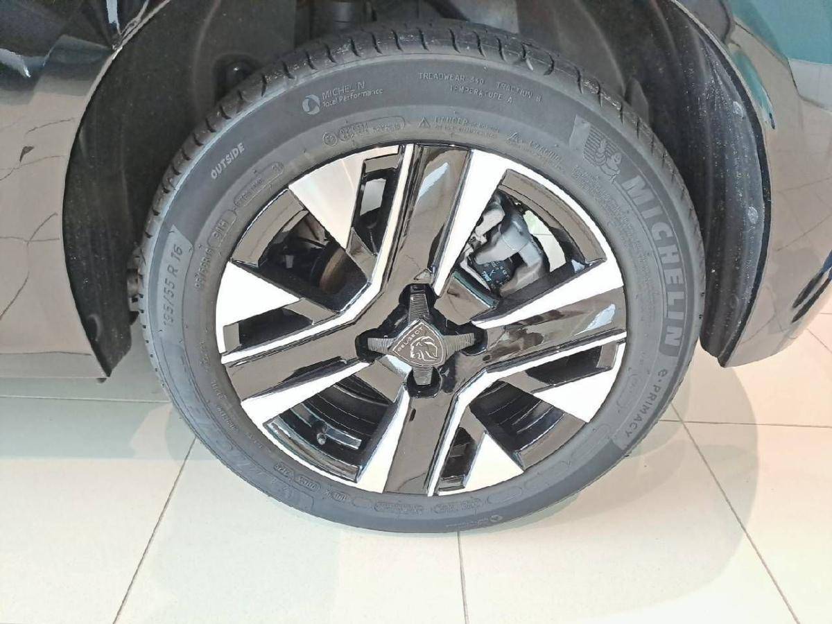 peugeot-208-2025-gasolina-1199cc