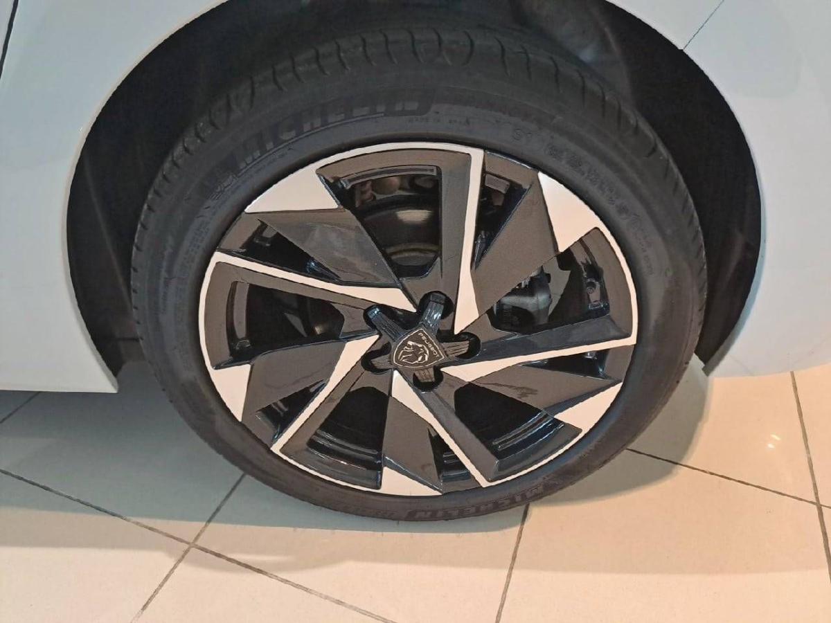 peugeot-308-2025-gasolina-1199cc