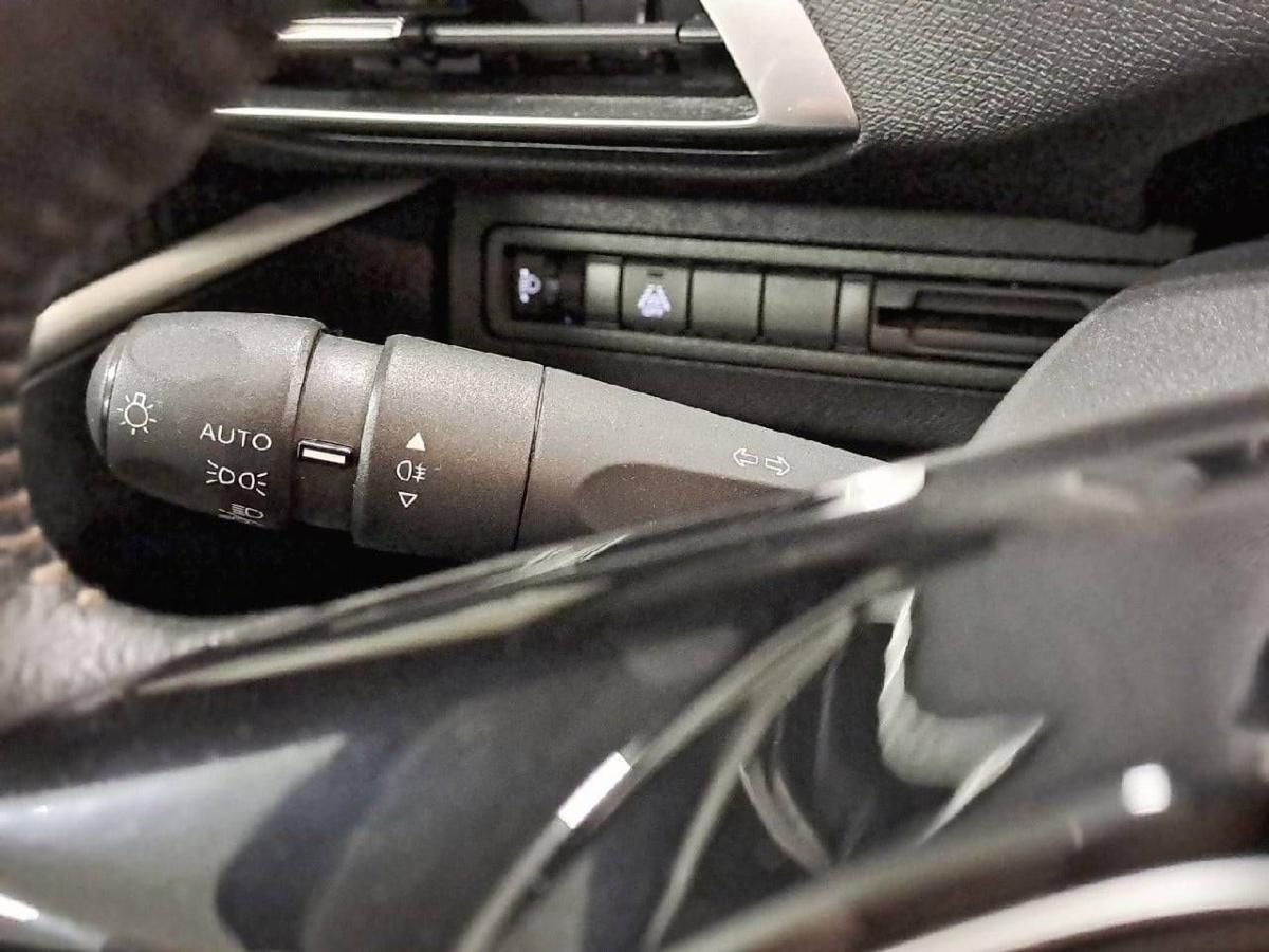 peugeot-3008-2022-diesel-1499cc