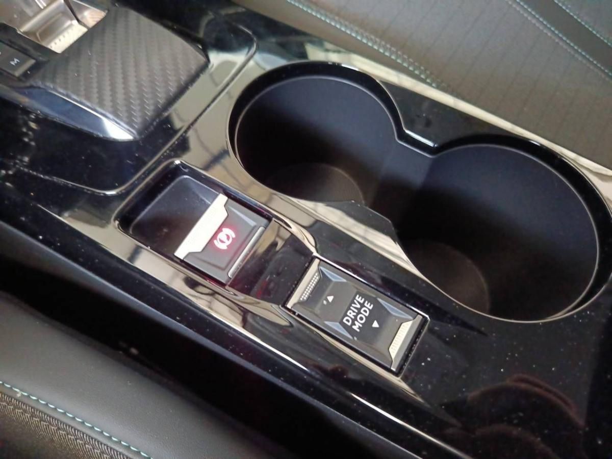 peugeot-208-2023-gasolina-1199cc