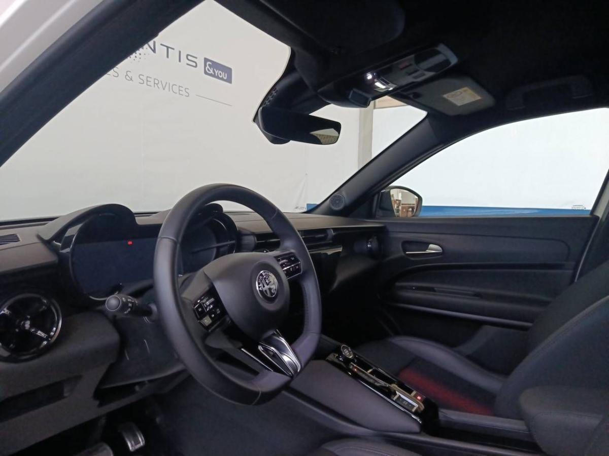 alfa-romeo-junior-2025-hibrido-a-gasolina-1199cc