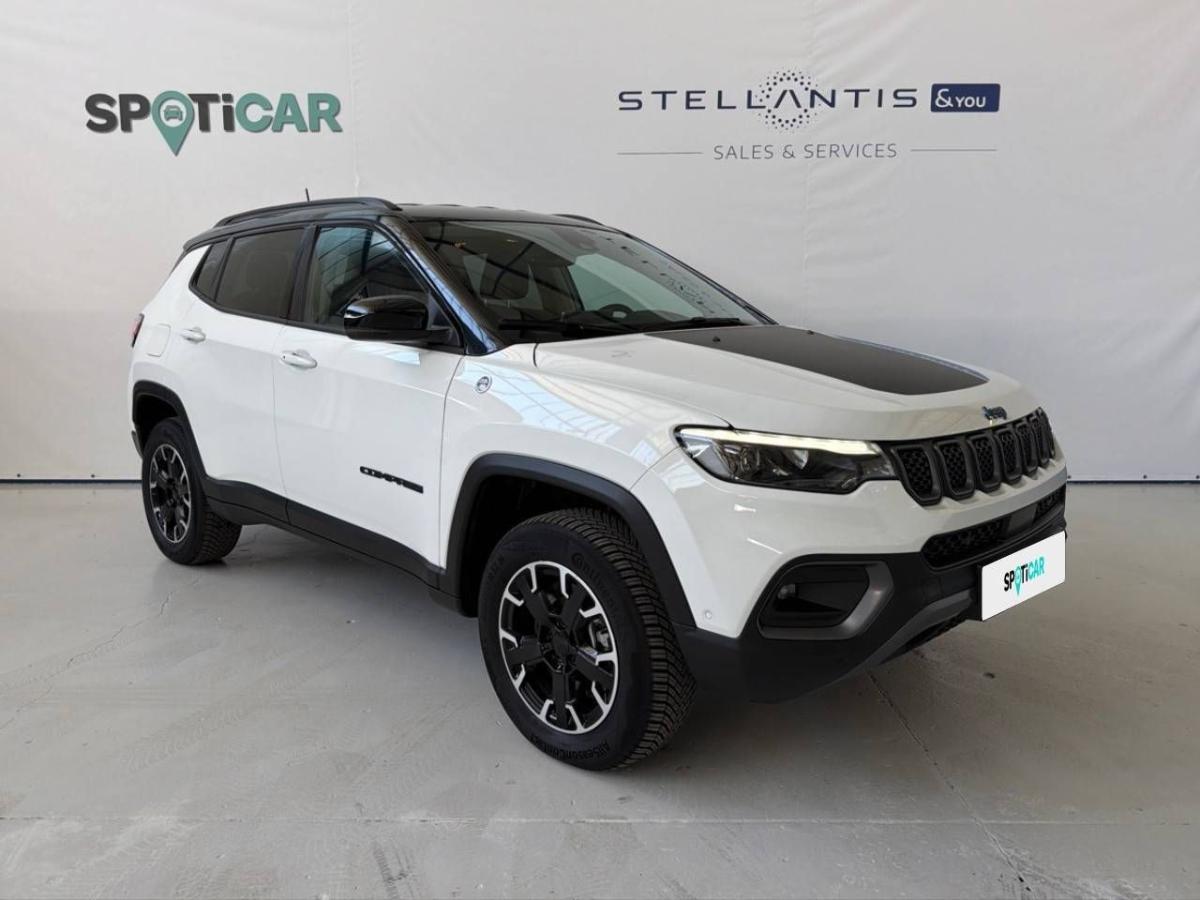 jeep-compass-2024-hibrido-1332cc