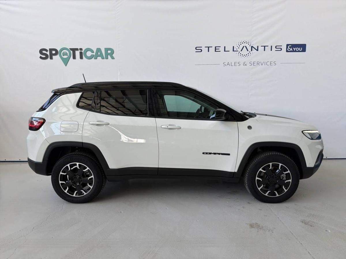 jeep-compass-2024-hibrido-1332cc
