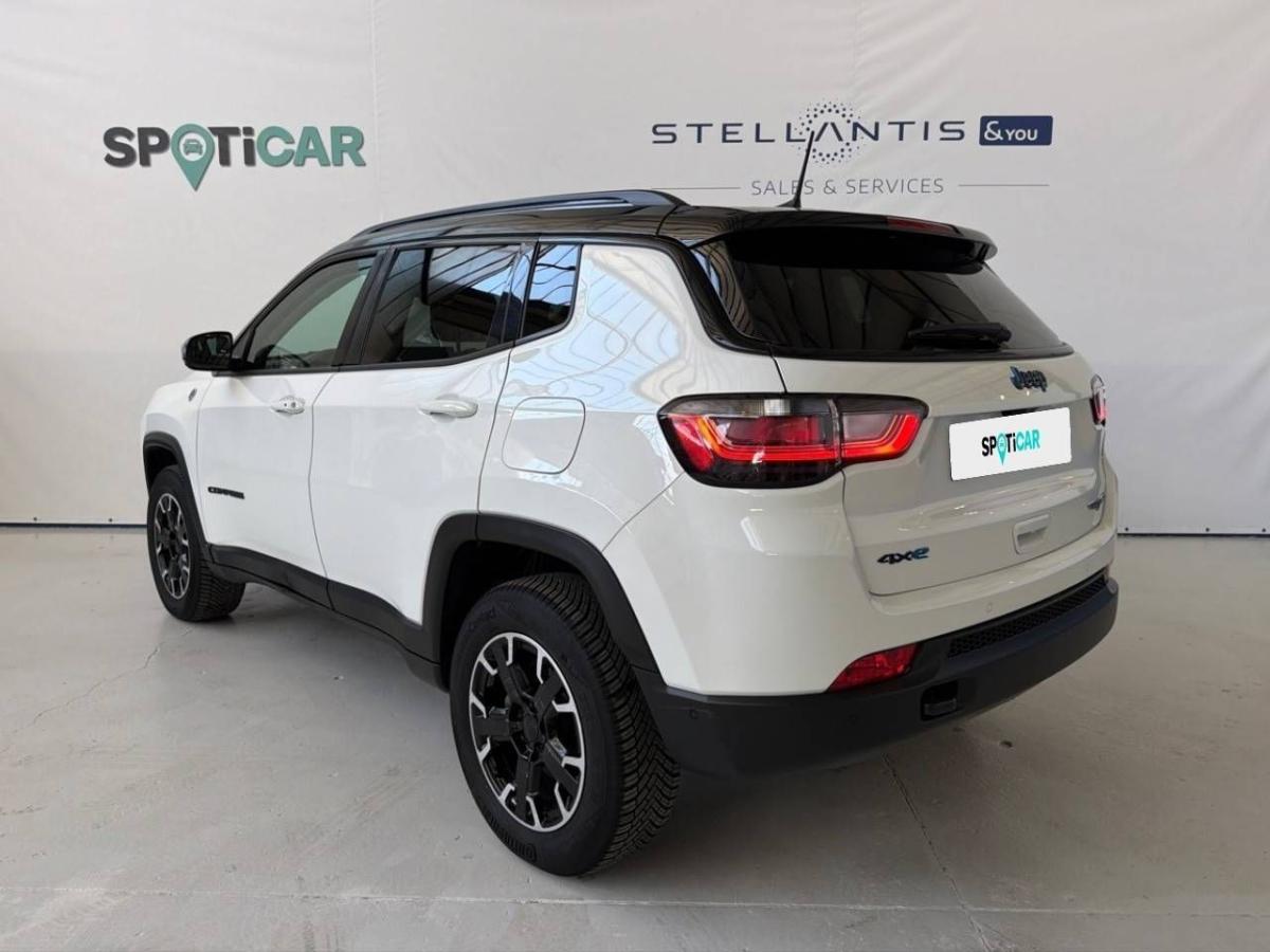 jeep-compass-2024-hibrido-1332cc
