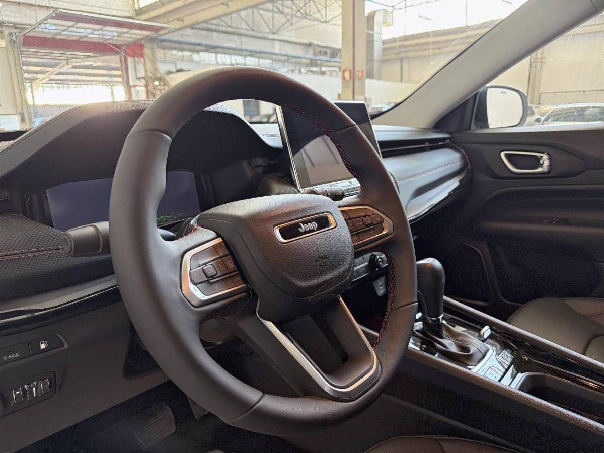 jeep-compass-2024-hibrido-1332cc