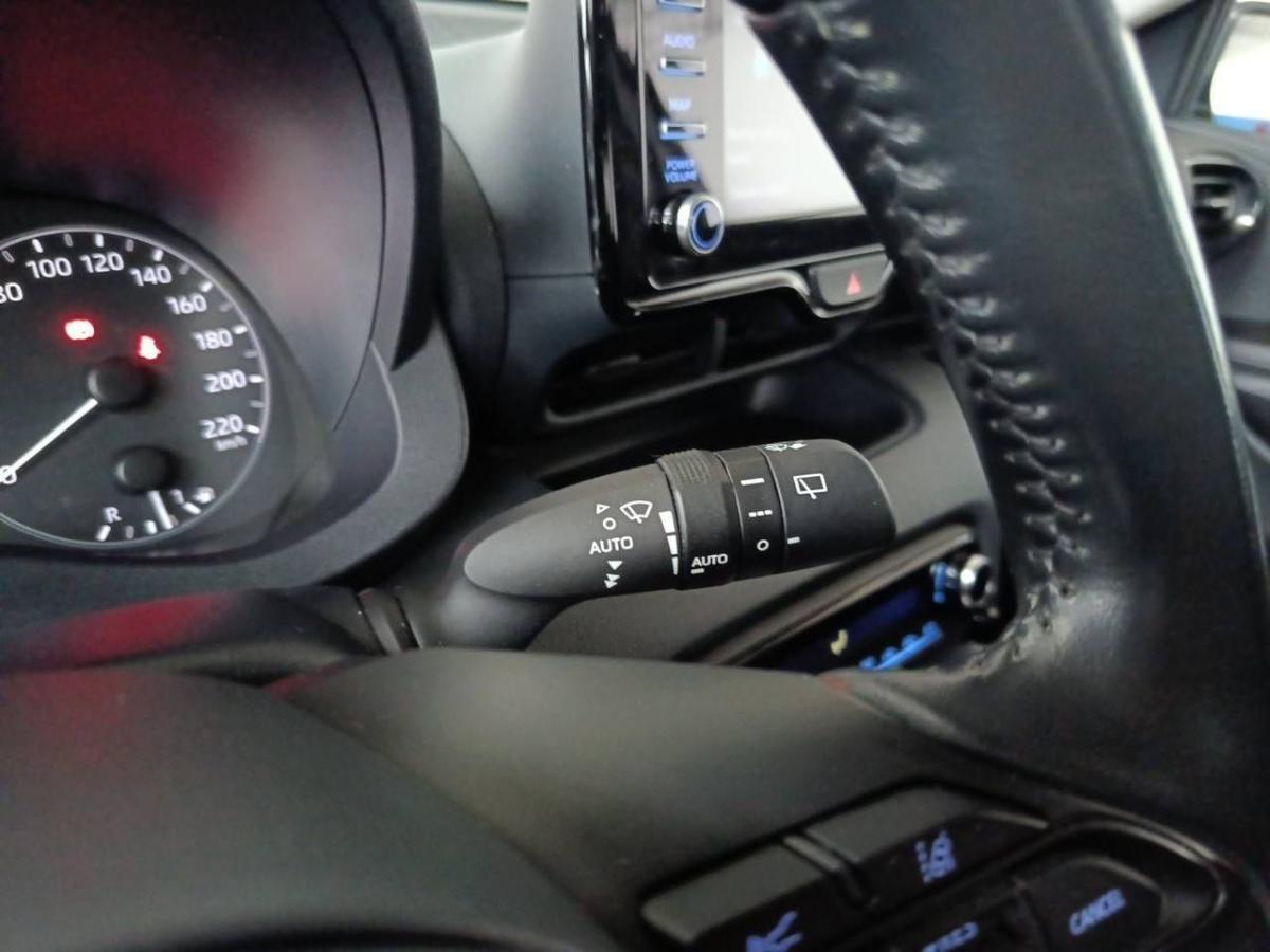 toyota-yaris-2021-hibrido-a-gasolina-1490cc