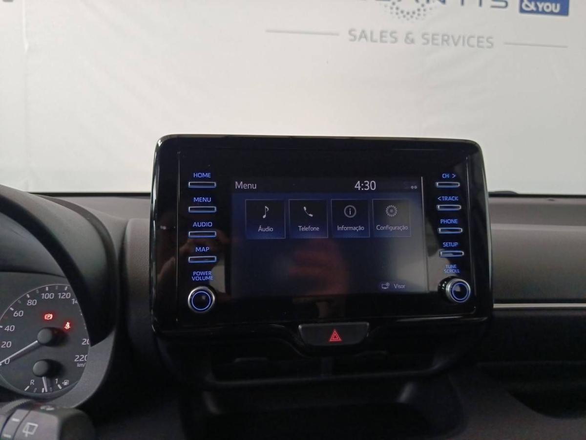 toyota-yaris-2021-hibrido-a-gasolina-1490cc