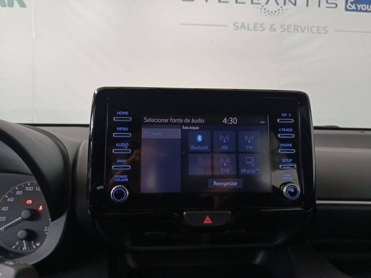 toyota-yaris-2021-hibrido-a-gasolina-1490cc